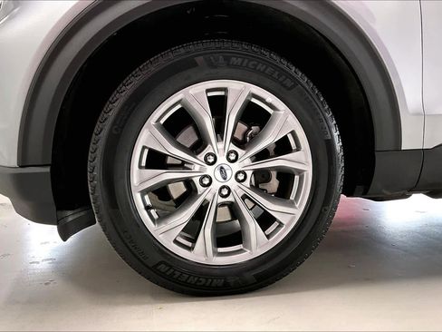 Used 2023 Ford Explorer Limited AWD/4WD image 7