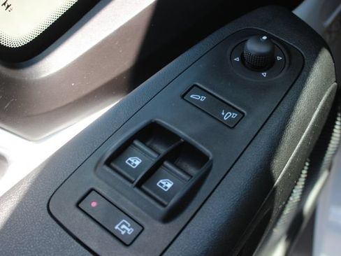 Used 2025 RAM ProMaster 2500 w/ Convenience Group FWD image 15