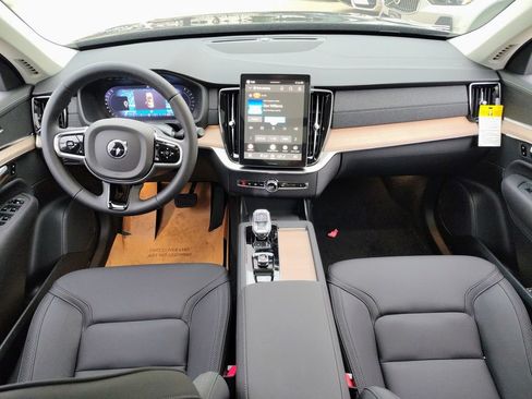 New 2026 Volvo XC90 B5 Core w/ Protection Package AWD/4WD image 23