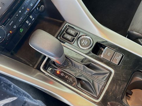 Used 2025 Mitsubishi Eclipse Cross SE image 20