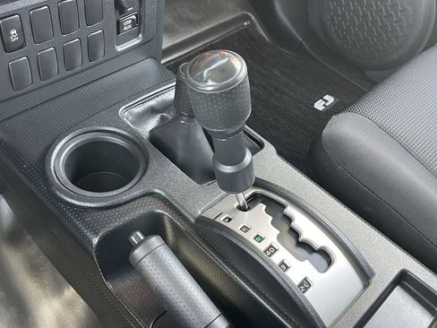 Used 2013 Toyota FJ Cruiser 4WD w/ Convenience Pkg image 26