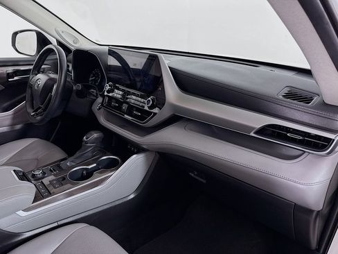 Certified 2020 Toyota Highlander Platinum AWD/4WD image 33