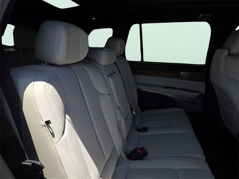 New 2026 Cadillac Vistiq Sport image 15