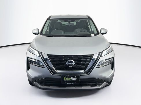 Used 2023 Nissan Rogue SV FWD image 2