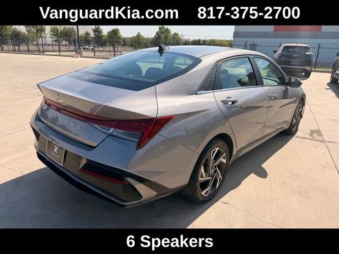 Used 2025 Hyundai Elantra SEL FWD image 4