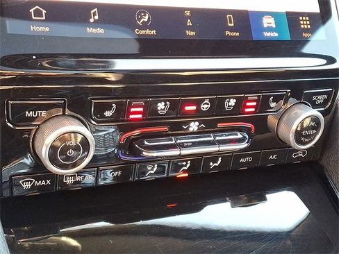 Used 2023 Jeep Grand Cherokee Overland w/ Luxury Tech Group IV image 17