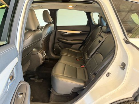 Used 2019 INFINITI QX50 Essential AWD/4WD image 33