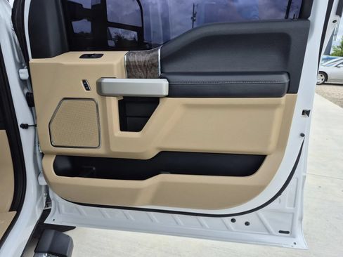 Used 2017 Ford F250 Lariat w/ Chrome Package AWD/4WD image 20