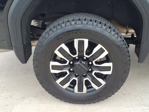 Used 2025 GMC Sierra 2500 Denali Ultimate image 13