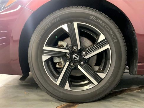 Used 2024 Nissan Sentra SV FWD image 9