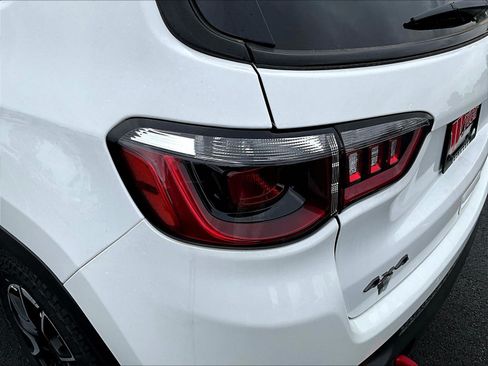New 2026 Jeep Compass Trailhawk w/ Sun, Sound & Navigation Group AWD/4WD image 15