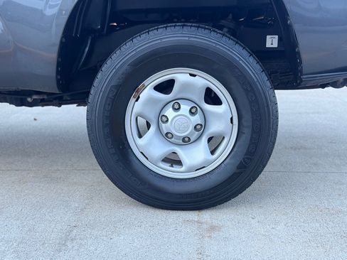 Used 2022 Toyota Tacoma SR image 7