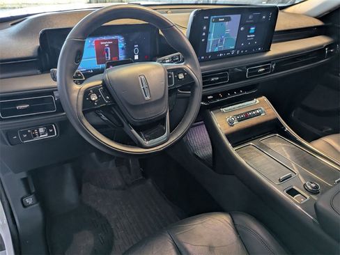 Used 2025 Lincoln Aviator Reserve w/ Jet Appearance Package image 10