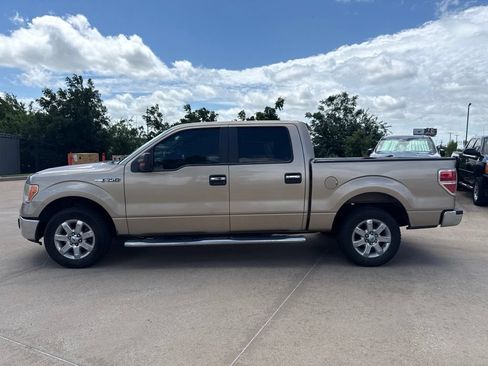 Used 2014 Ford F150 XLT w/ XLT Chrome Package RWD image 2