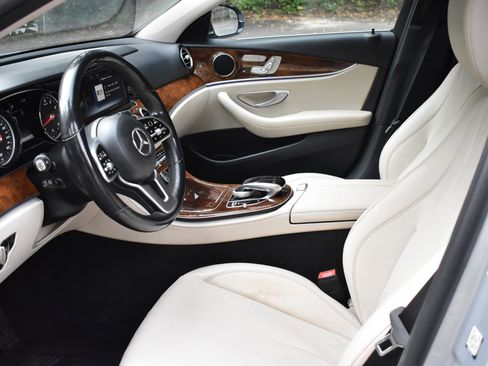 Used 2019 Mercedes-Benz E 300 4MATIC w/ Convenience Package image 21