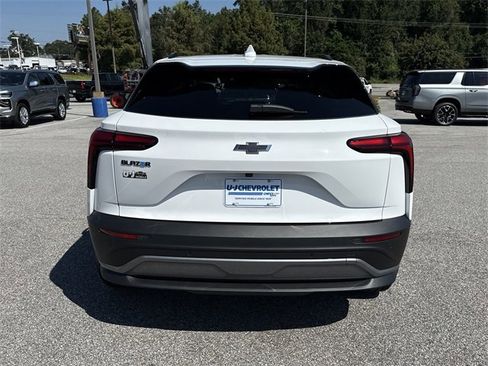 New 2025 Chevrolet Blazer EV LT image 4