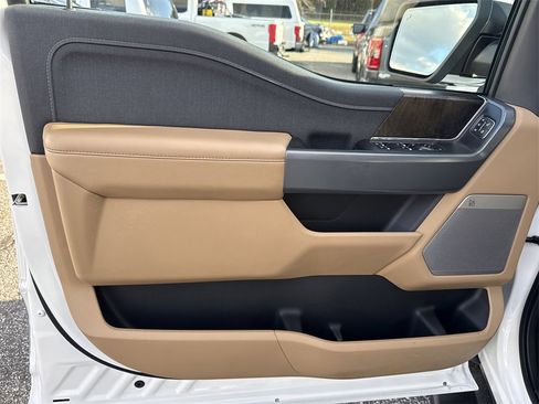 Used 2022 Ford F150 Lariat w/ Equipment Group 502A High image 10