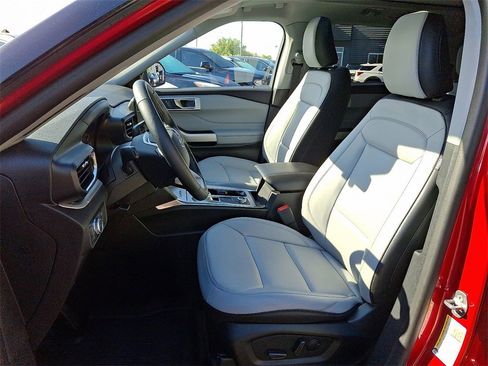 Certified 2021 Ford Explorer XLT w/ Equipment Group 202A image 14