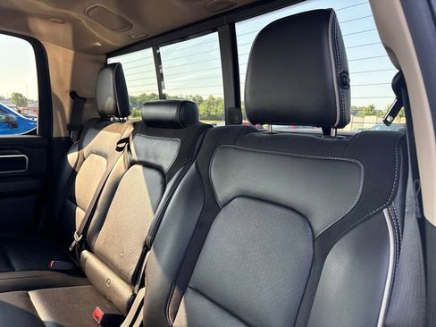 Used 2019 RAM 1500 Laramie AWD/4WD image 10