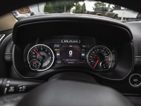 Used 2019 RAM 1500 Laramie AWD/4WD image 13