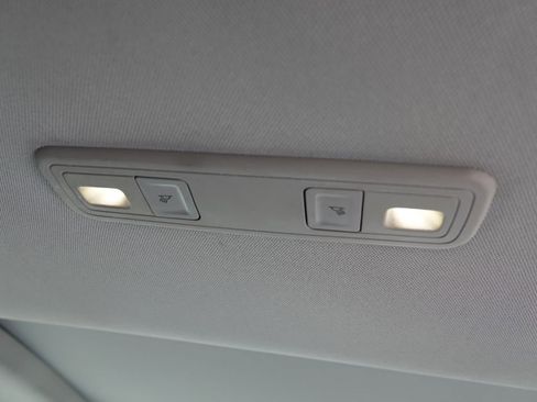 Used 2019 GMC Acadia SLE image 39