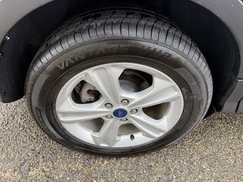 Used 2016 Ford Escape SE w/ Equipment Group 201A image 8