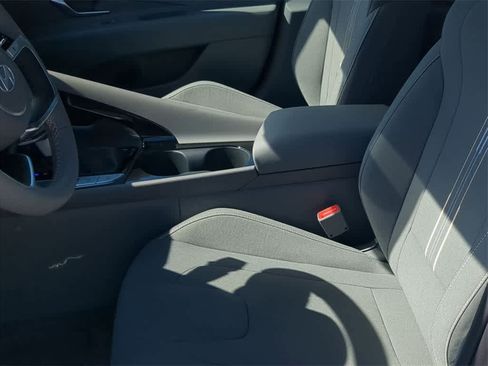 New 2026 Hyundai Elantra SEL Sport Premium image 17