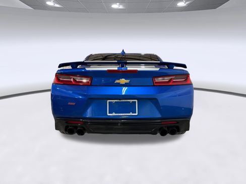 Used 2016 Chevrolet Camaro SS RWD image 8