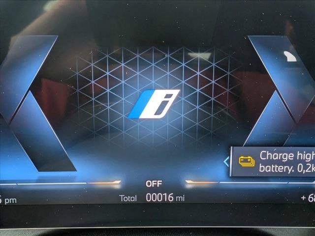Used 2027 BMW 550e xDrive w/ Executive Package AWD/4WD image 11