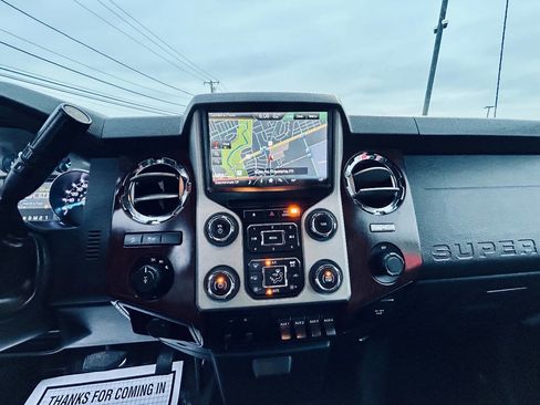 Used 2014 Ford F250 Lariat w/ Chrome Package image 17