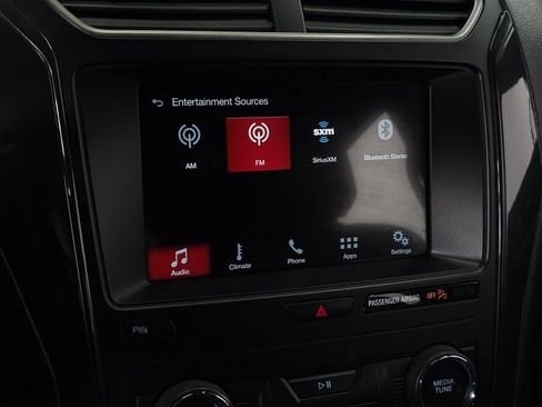 Used 2018 Ford Explorer XLT w/ Equipment Group 202A image 24