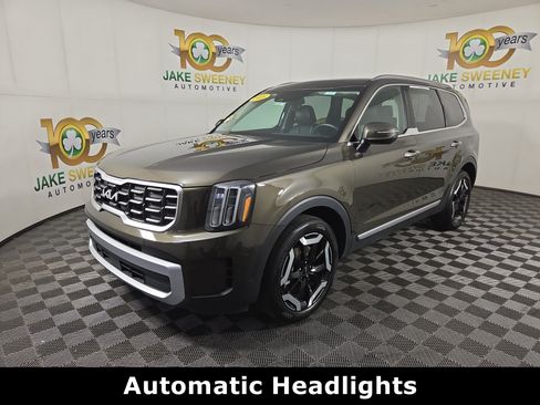 Used 2025 Kia Telluride S FWD image 3