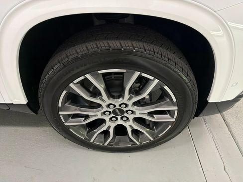 New 2026 GMC Acadia Denali Ultimate w/ LPO, Floor Liner Package FWD image 4