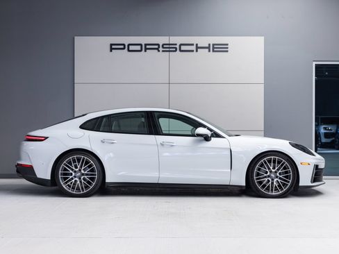 Certified 2024 Porsche Panamera RWD image 8