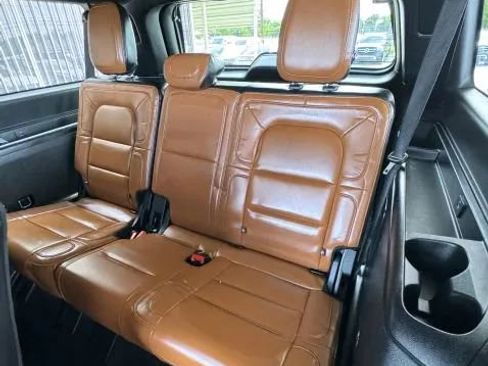 Used 2020 Lincoln Navigator L Reserve w/ Luxury Package image 23