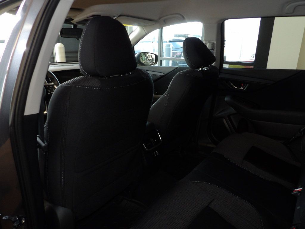 Used 2025 Subaru Outback Premium AWD/4WD image 21