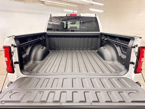 New 2026 RAM 1500 4x4 Crew Cab image 13