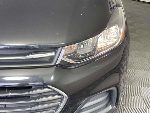 Used 2020 Chevrolet Trax LS w/ LPO, Protection Package AWD/4WD image 9