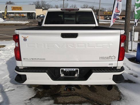 Used 2022 Chevrolet Silverado 2500 High Country w/ Safety Package II image 5