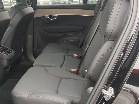 Used 2026 Volvo XC90 B6 Plus w/ Protection Package Premier image 18