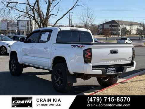 Used 2017 Toyota Tacoma SR image 5