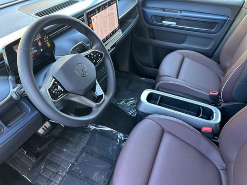 New 2025 Volkswagen ID. Buzz Pro S Plus RWD image 9