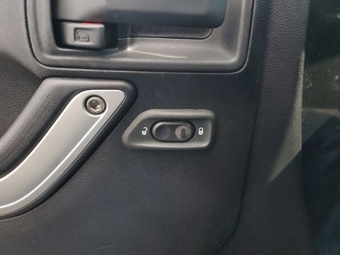 Used 2012 Jeep Wrangler Sahara w/ Connectivity Group image 14