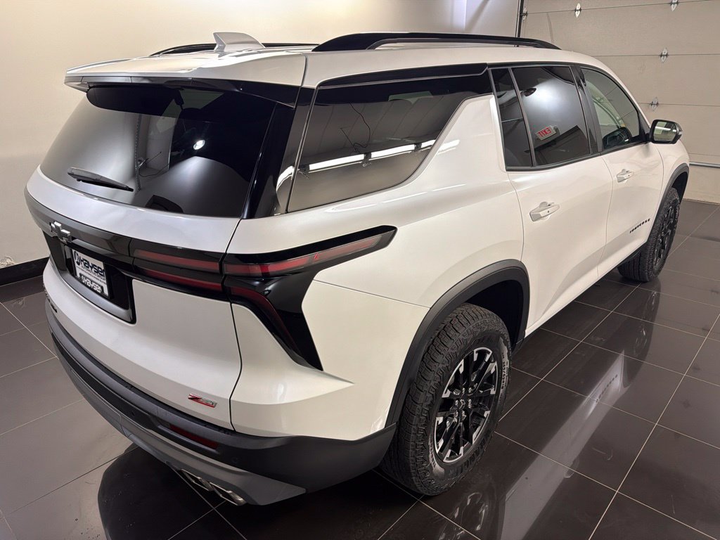 Used 2024 Chevrolet Traverse Z71 AWD/4WD image 6