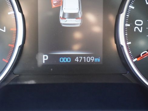 Used 2020 Toyota RAV4 XLE image 9