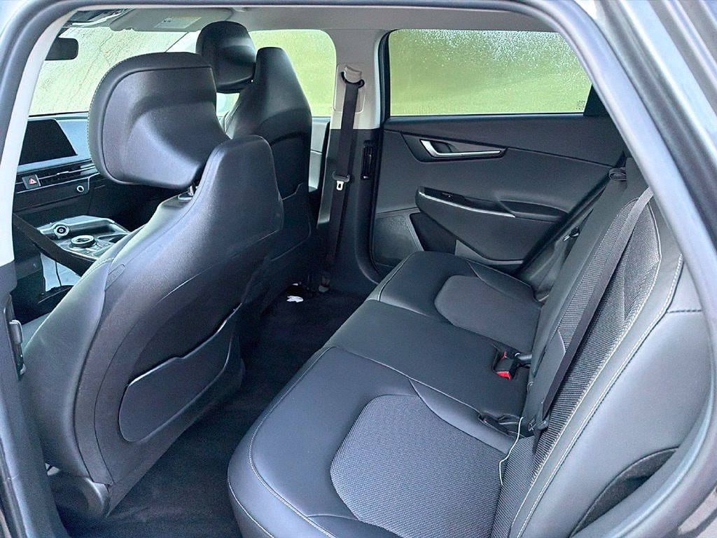 Used 2024 Kia EV6 Light RWD image 8