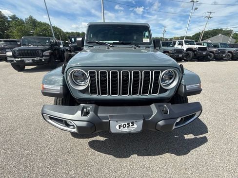 New 2026 Jeep Wrangler Unlimited Sahara AWD/4WD image 8