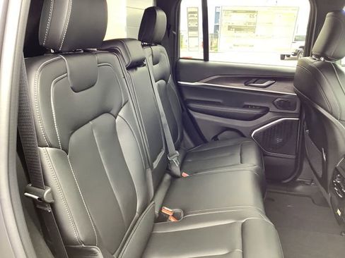 New 2026 Jeep Grand Cherokee Limited image 35