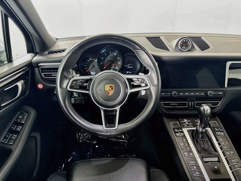 Certified 2020 Porsche Macan AWD/4WD image 23