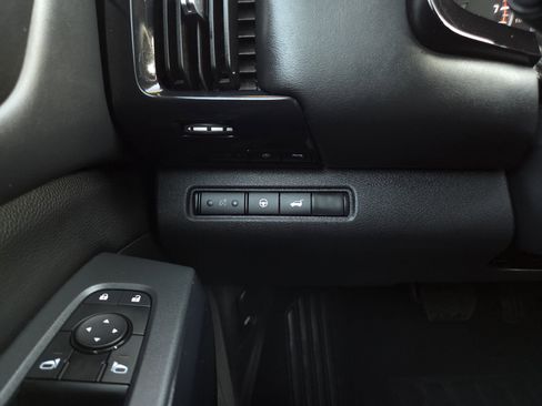 Used 2025 Nissan Pathfinder SV image 37